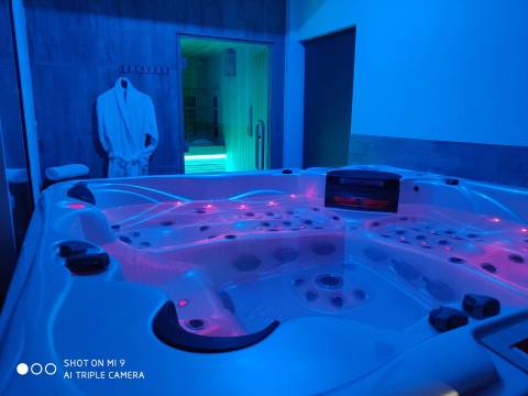 SPA OFFERED DURING THE WEEK in winter